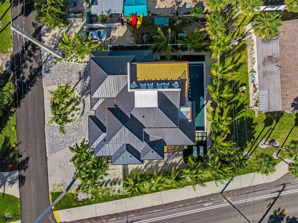 Exterior, Drone