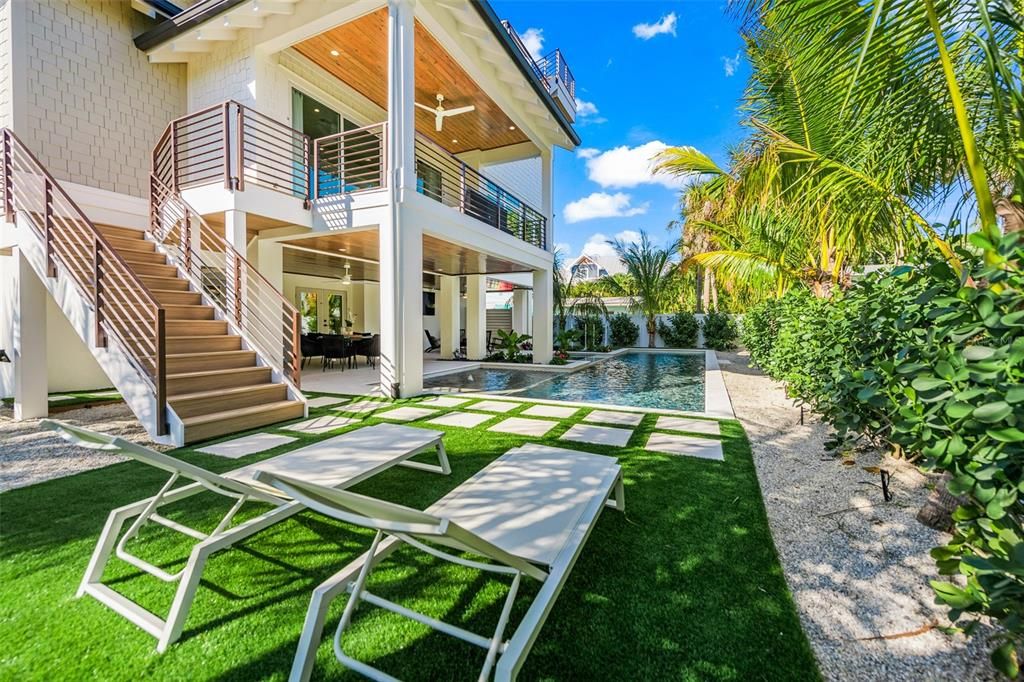 Exterior, Pool