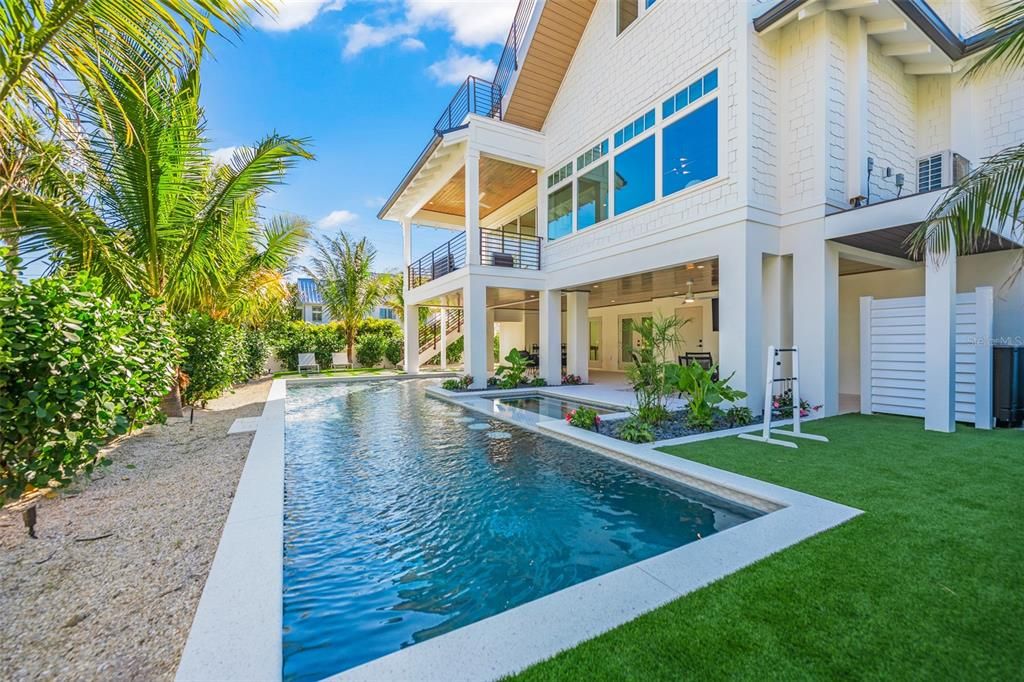Exterior, Pool