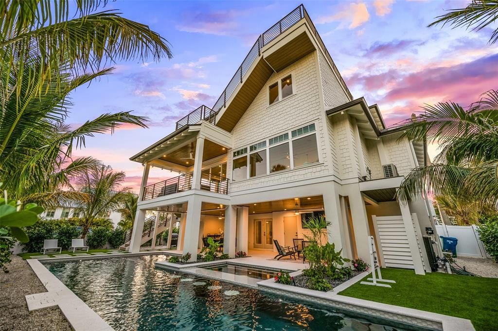 Exterior, Facade, Pool, Queen Anne Victorian