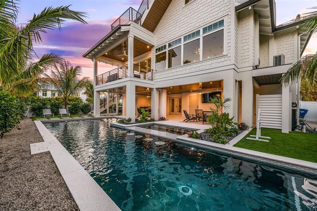 Exterior, Pool