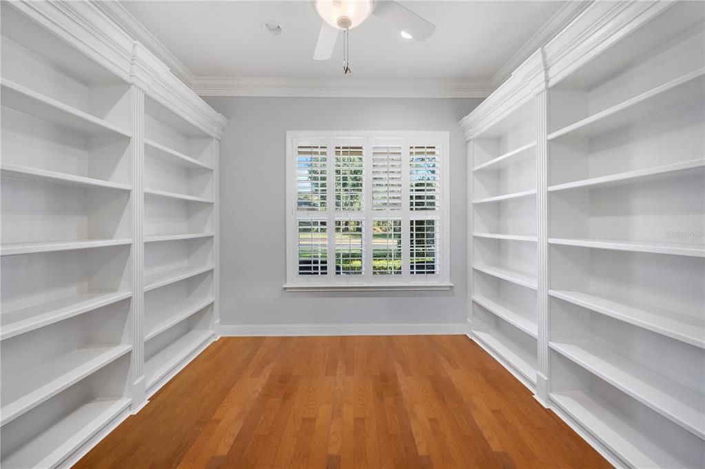 Interior, Recessed Lighting, Walk-in Closets, Wood Texture Flooring