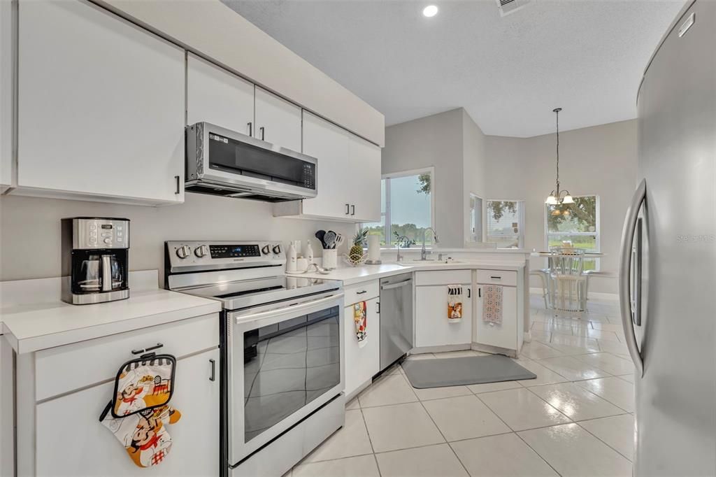 Dining room, Interior, Kitchen, Pendant Lights, Recessed Lighting, Stainless Steel Appliances