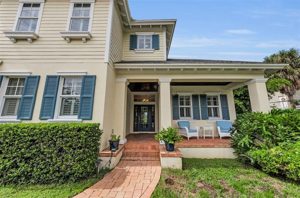 Exterior, Facade, Queen Anne Victorian