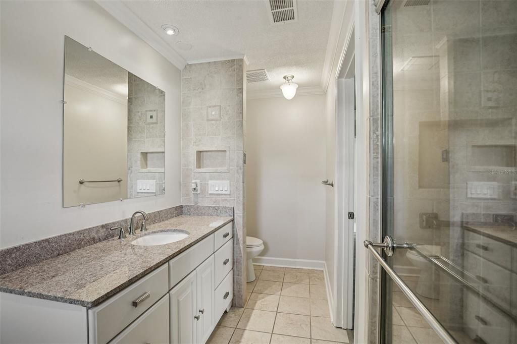 Bathroom, Dual Sink Vanities, Interior, Recessed Lighting