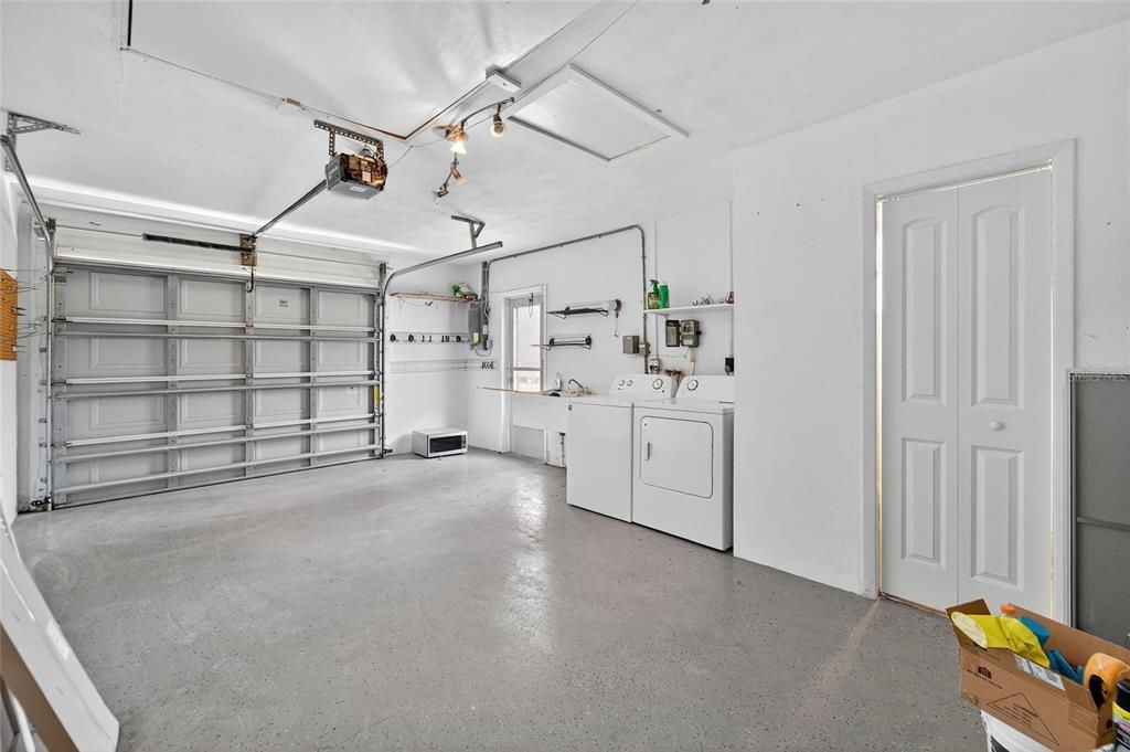Garage, Interior, Washer