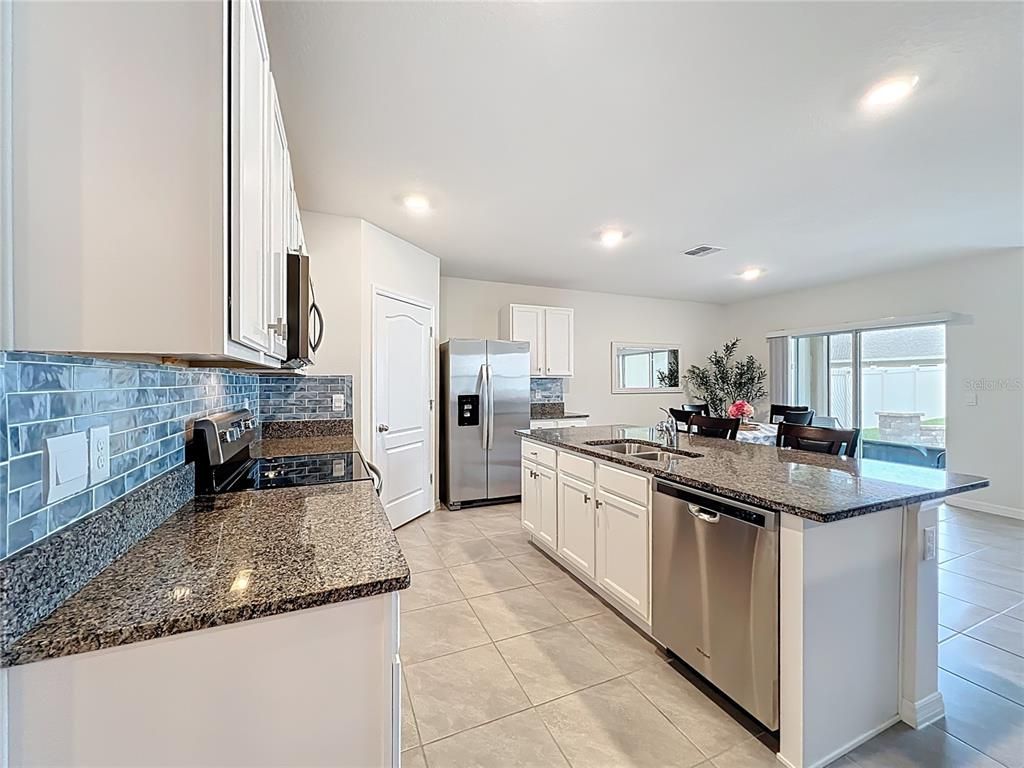 Dining room, Interior, Kitchen, Recessed Lighting, Stainless Steel Appliances