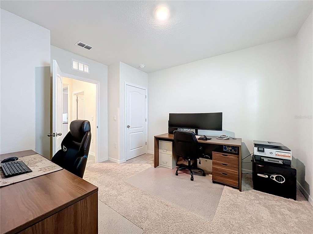 Home Office, Interior