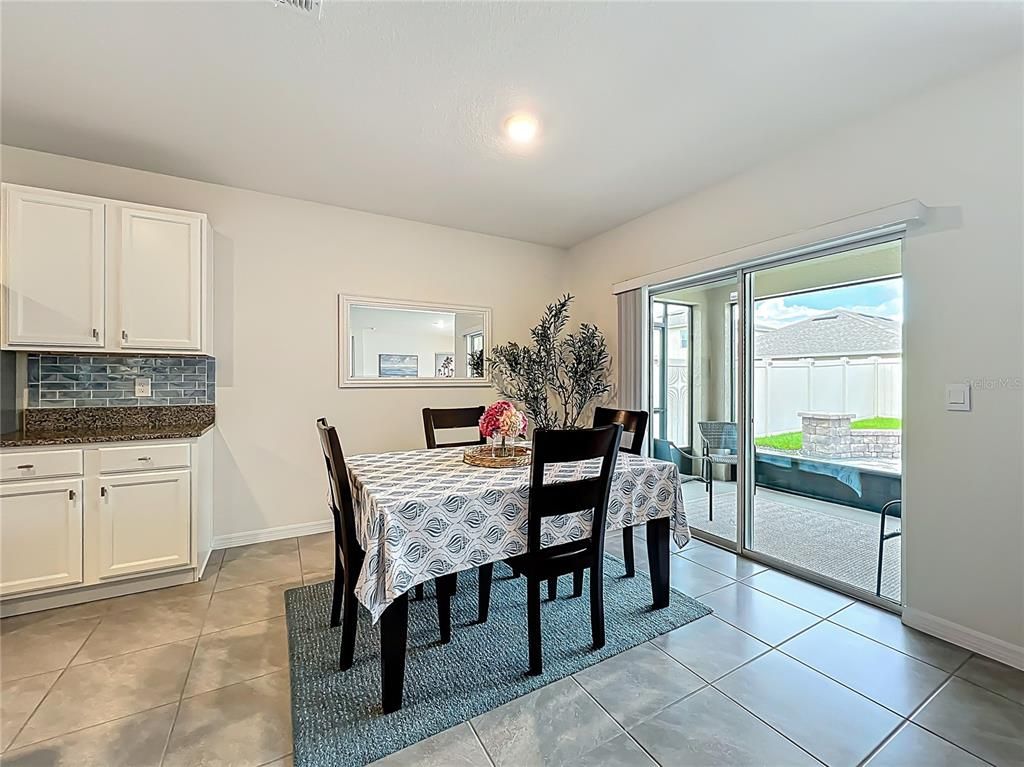 Dining room, Interior, Recessed Lighting