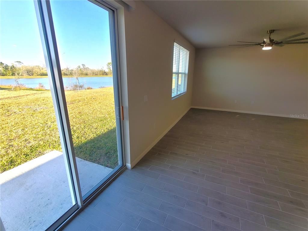 Empty room, Interior, Water