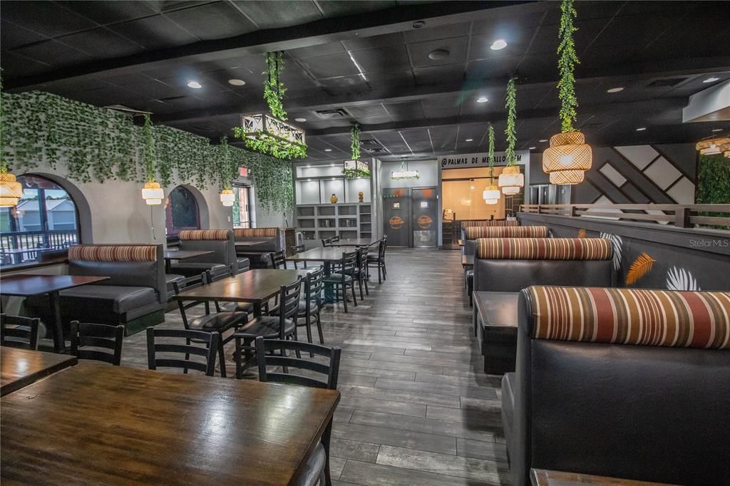 Dining room, Interior, Pendant Lights, Recessed Lighting, Wood Texture Flooring