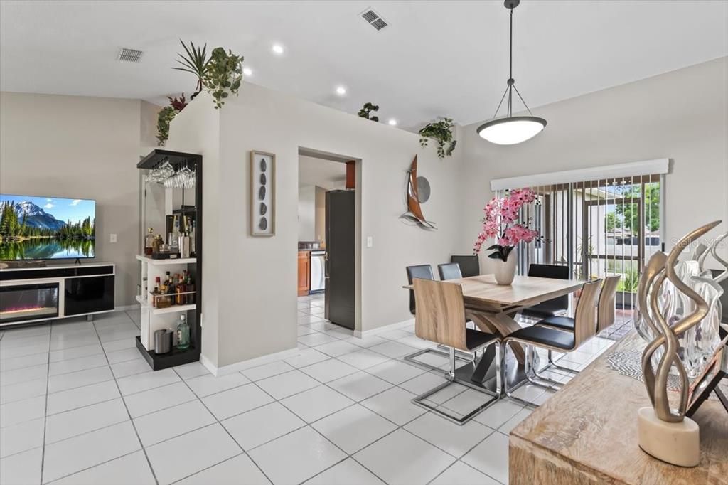 Dining room, Interior, Pendant Lights, Recessed Lighting