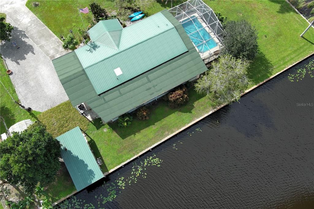 Exterior, Drone