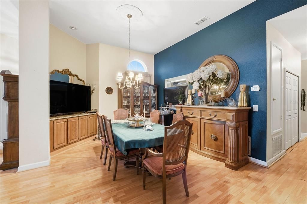 Chandelier, Dining room, Interior, Recessed Lighting, Wood Texture Flooring