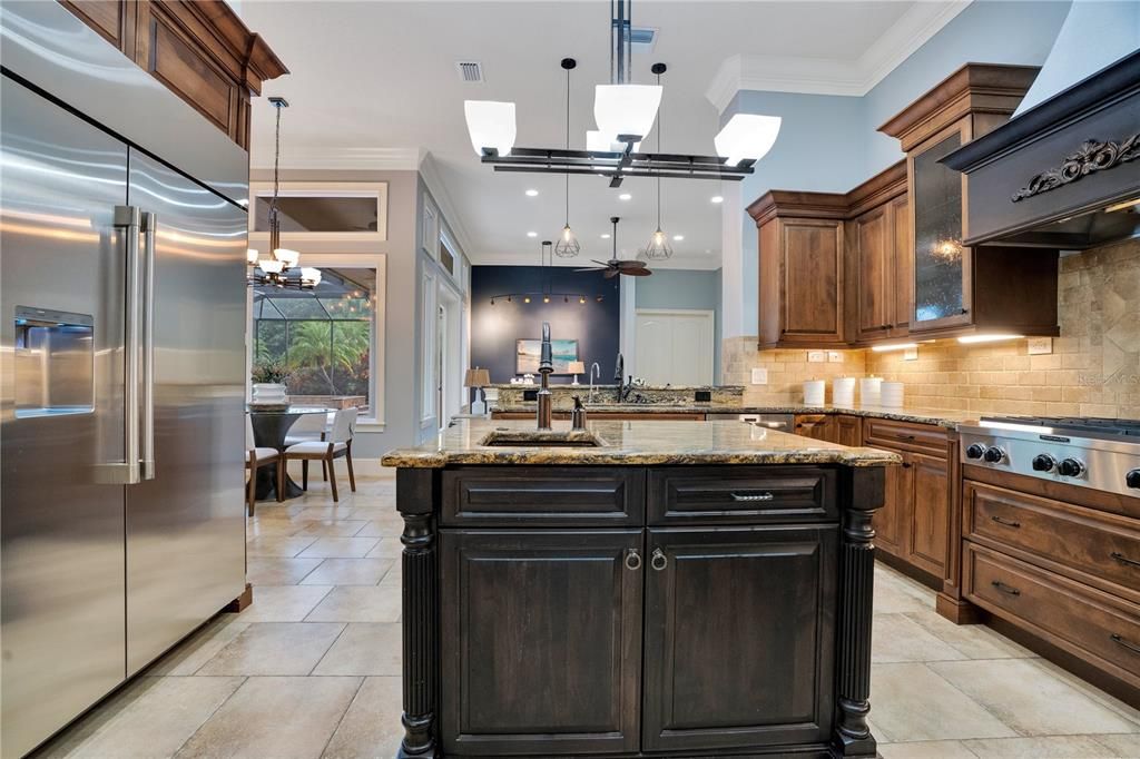 Chandelier, Dining room, Interior, Kitchen, Pendant Lights, Recessed Lighting, Stainless Steel Appliances