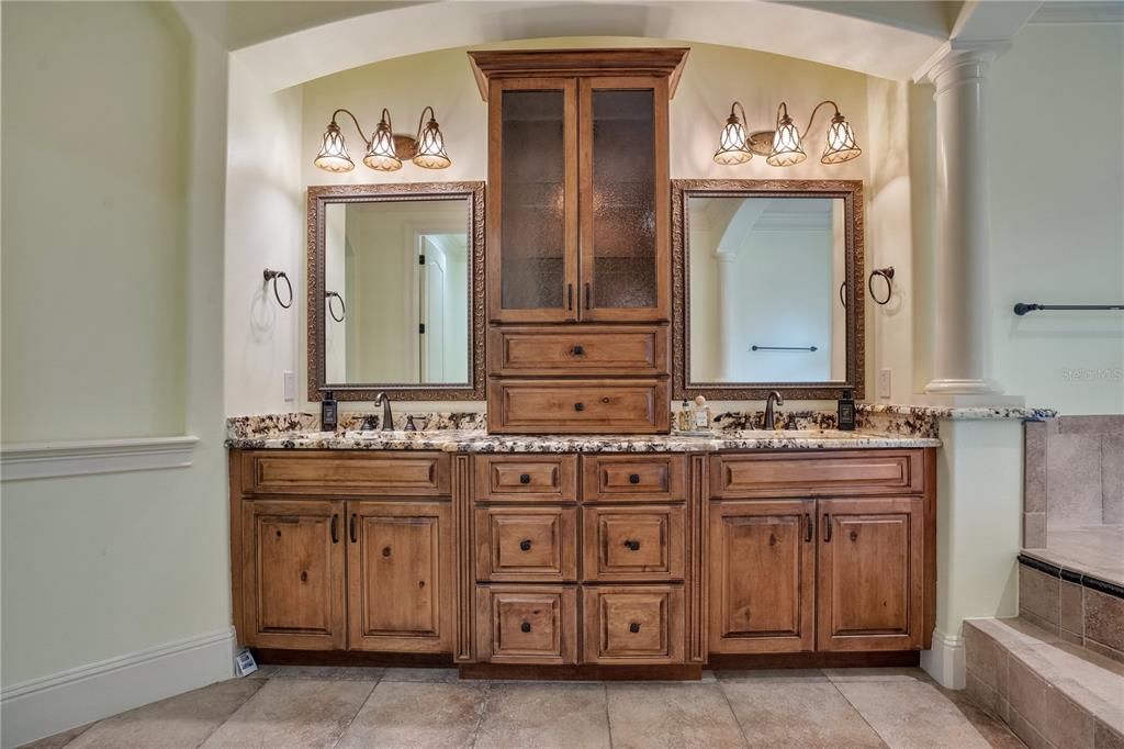Bathroom, Dual Sink Vanities, Interior