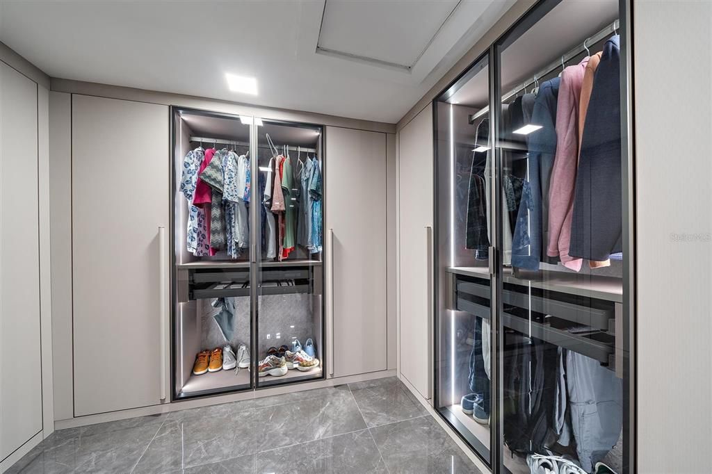 Interior, Recessed Lighting, Walk-in Closets