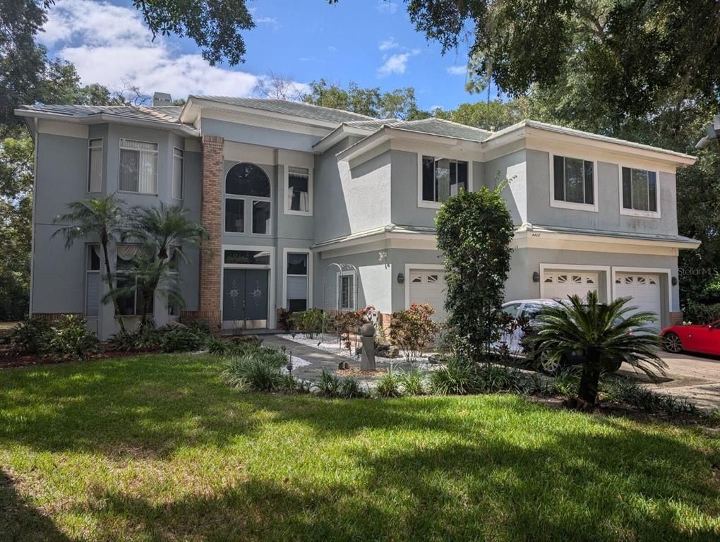 Attached, Exterior, Facade, Modern