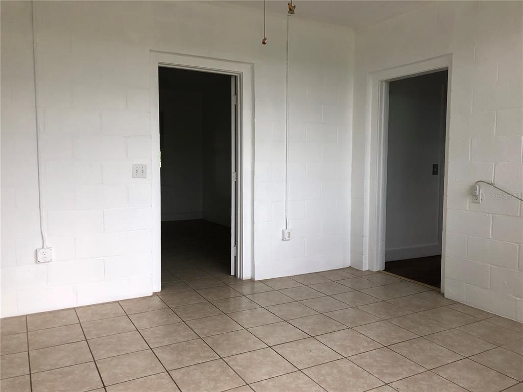 Elevator, Empty room, Interior