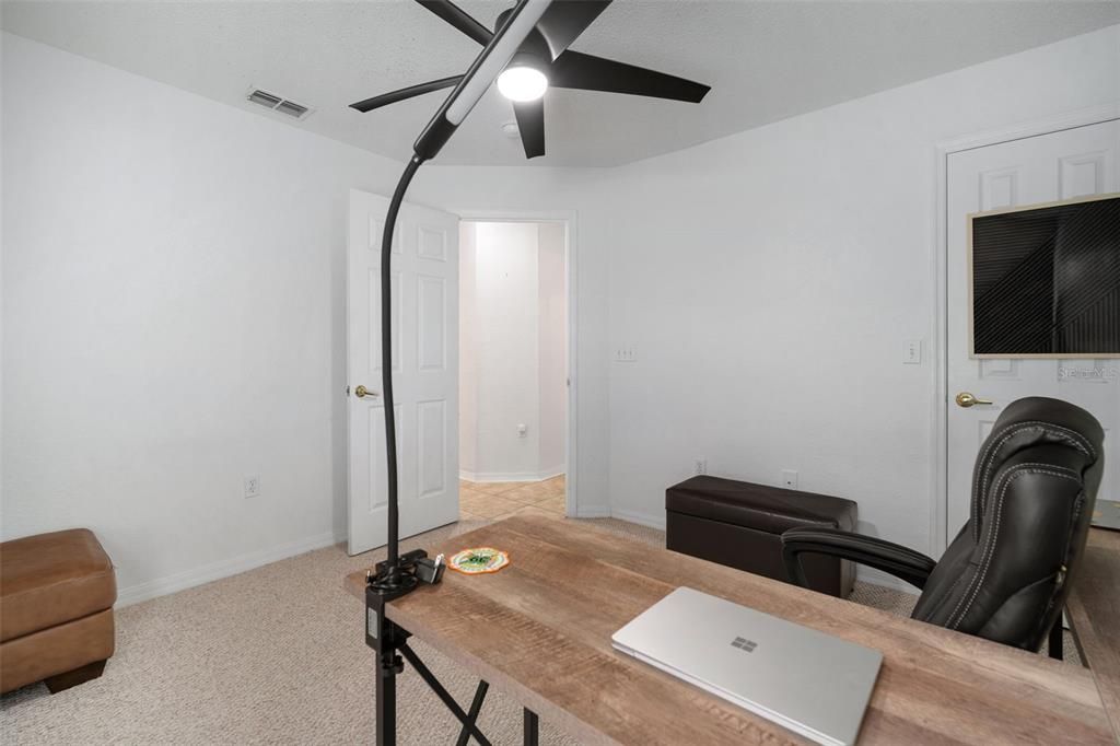 Home Office, Interior