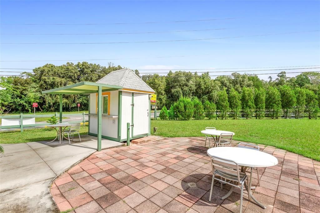 Backyard, Exterior
