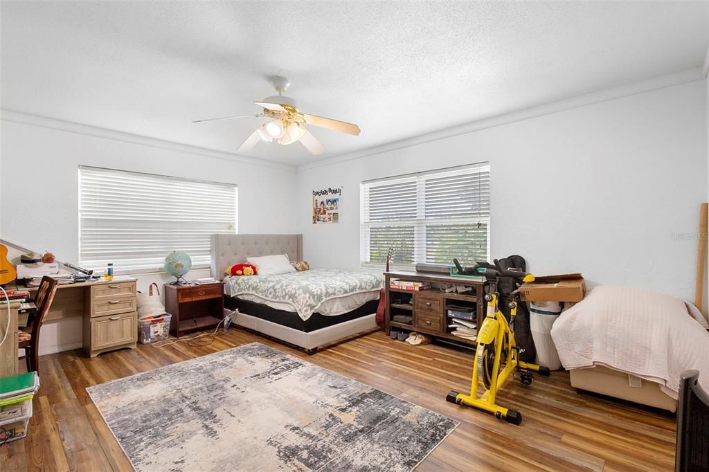 Bedroom, Fitness Equipment, Interior, Wood Texture Flooring