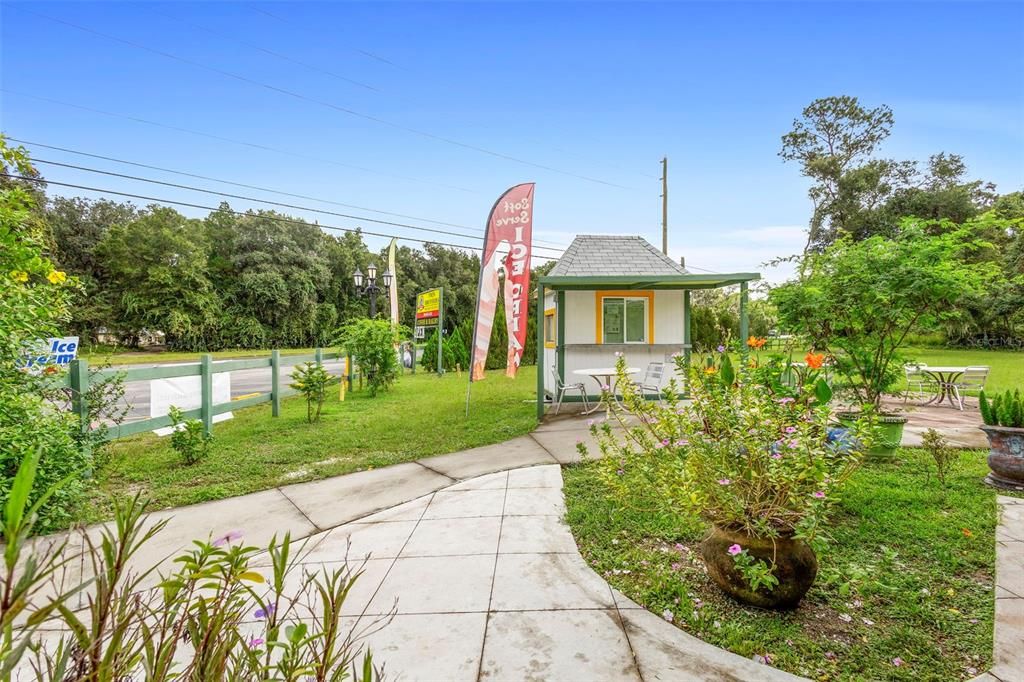 Backyard, Exterior