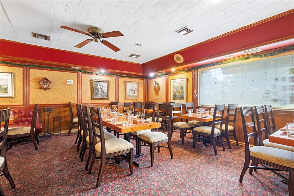 Dining room, Interior, Recessed Lighting