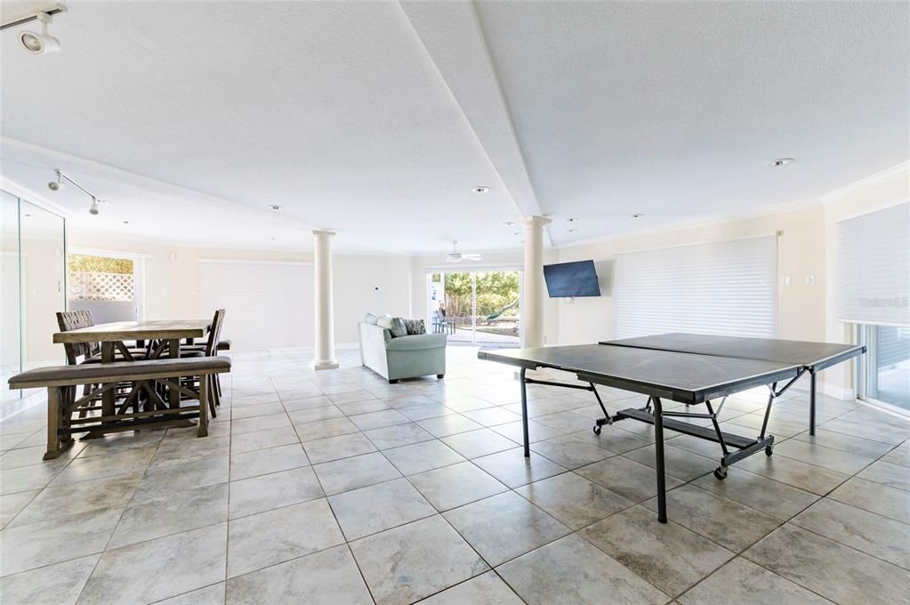 Game Room, Interior, Recessed Lighting