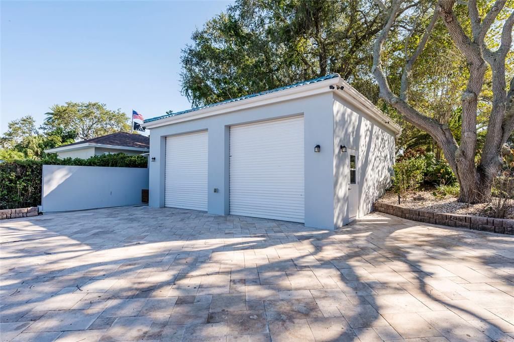 Detached Garage, Exterior