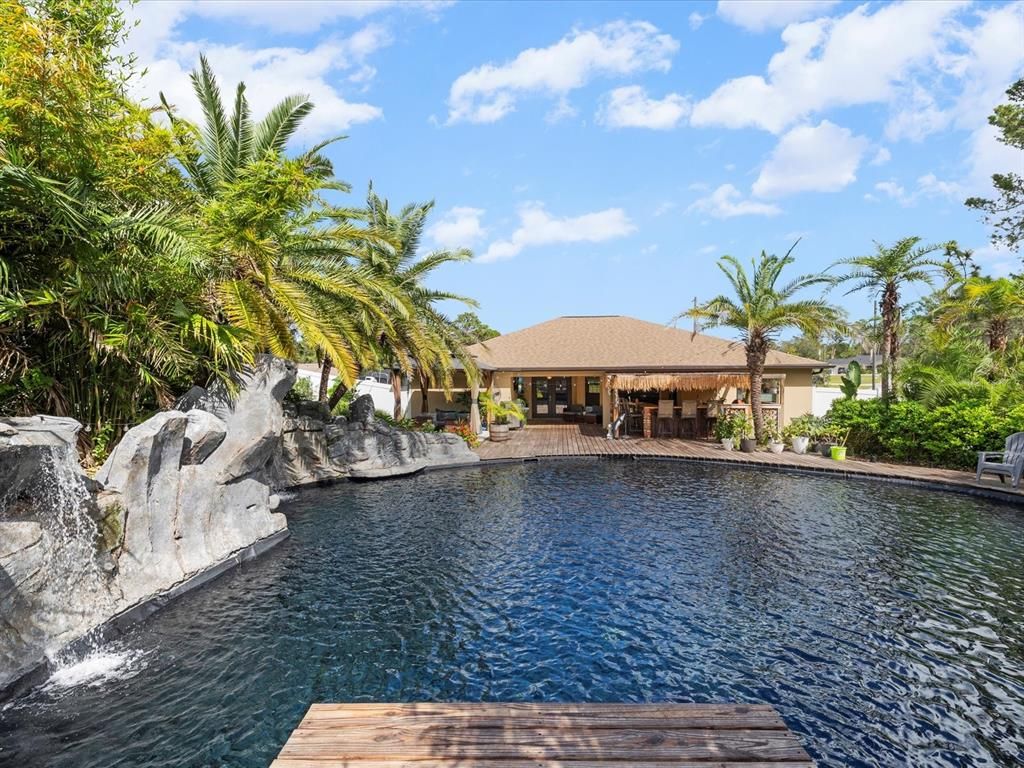 Exterior, Pool