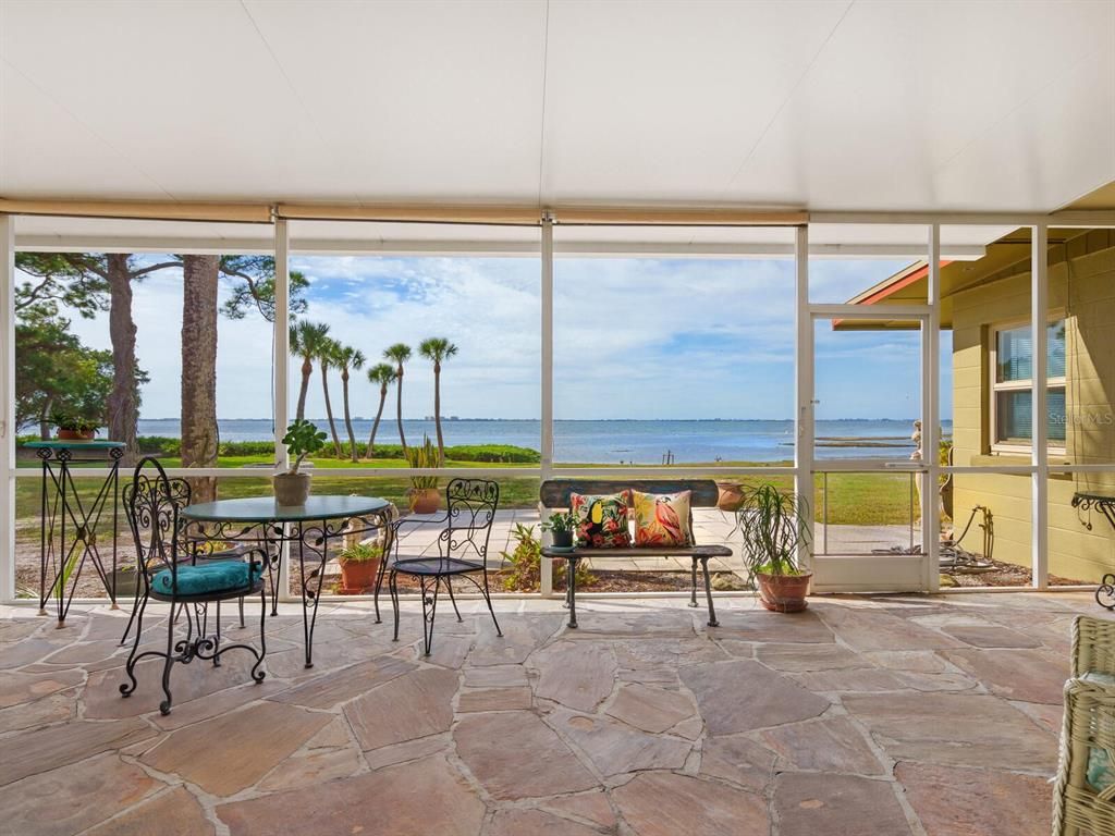 Interior, Sun Room, Water