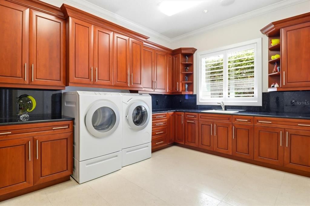 Interior, Kitchen, Recessed Lighting, Washer