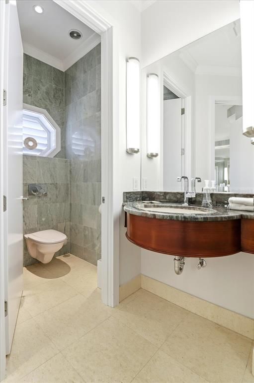 Bathroom, Interior, Recessed Lighting