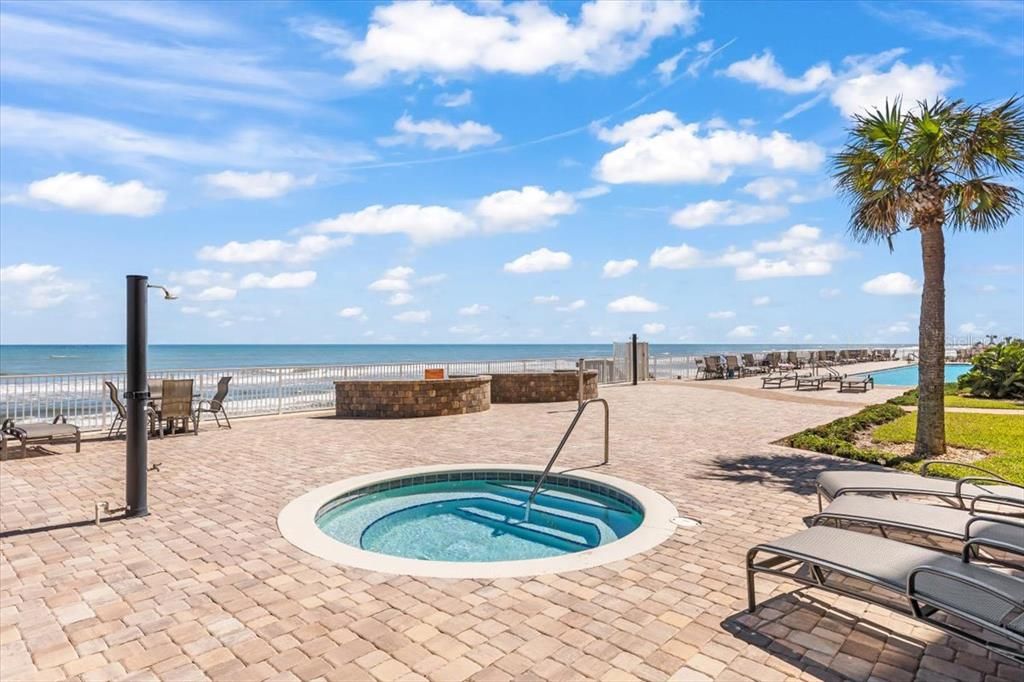 Exterior, Pool, Water