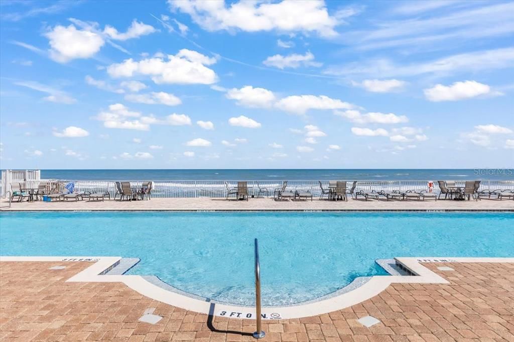 Exterior, Pool, Water