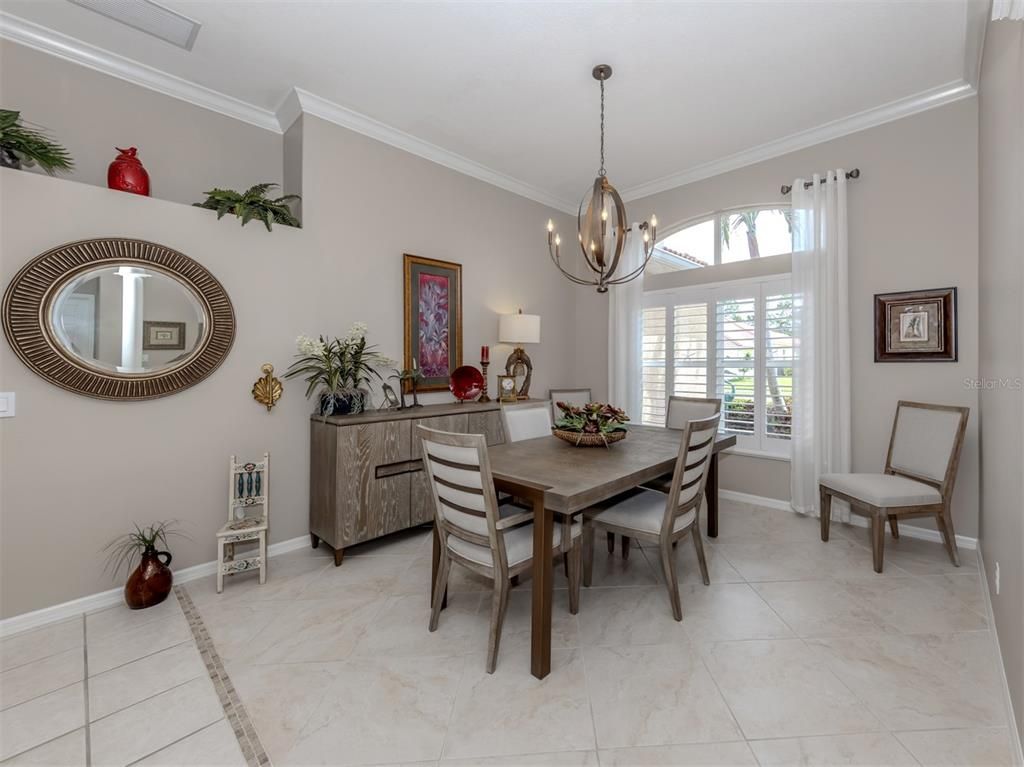 Chandelier, Dining room, Interior, Marble, Pendant Lights
