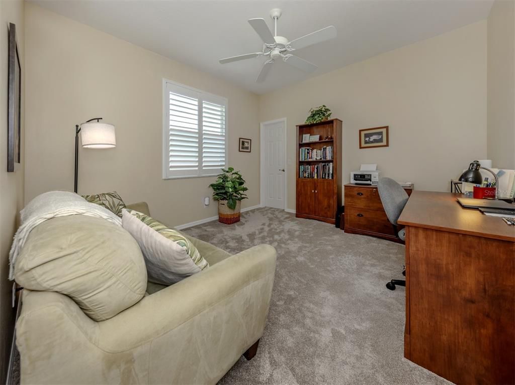 Home Office, Interior