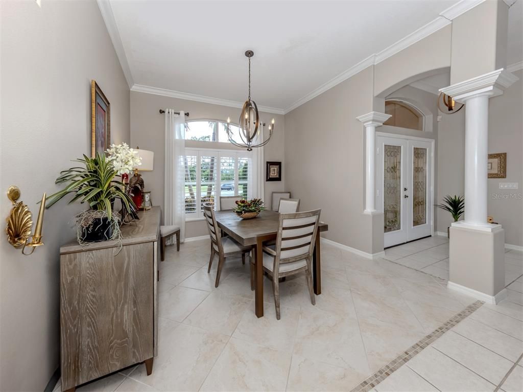 Chandelier, Dining room, Interior, Pendant Lights