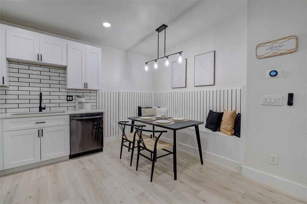Dining room, Interior, Kitchen, Pendant Lights, Recessed Lighting, Wood Texture Flooring