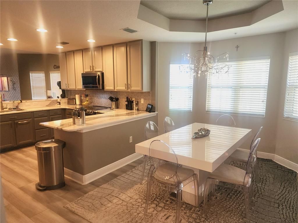 Chandelier, Dining room, Interior, Kitchen, Recessed Lighting, Wood Texture Flooring