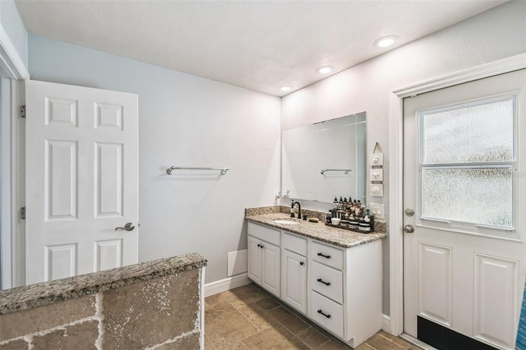 Bathroom, Dual Sink Vanities, Interior, Recessed Lighting