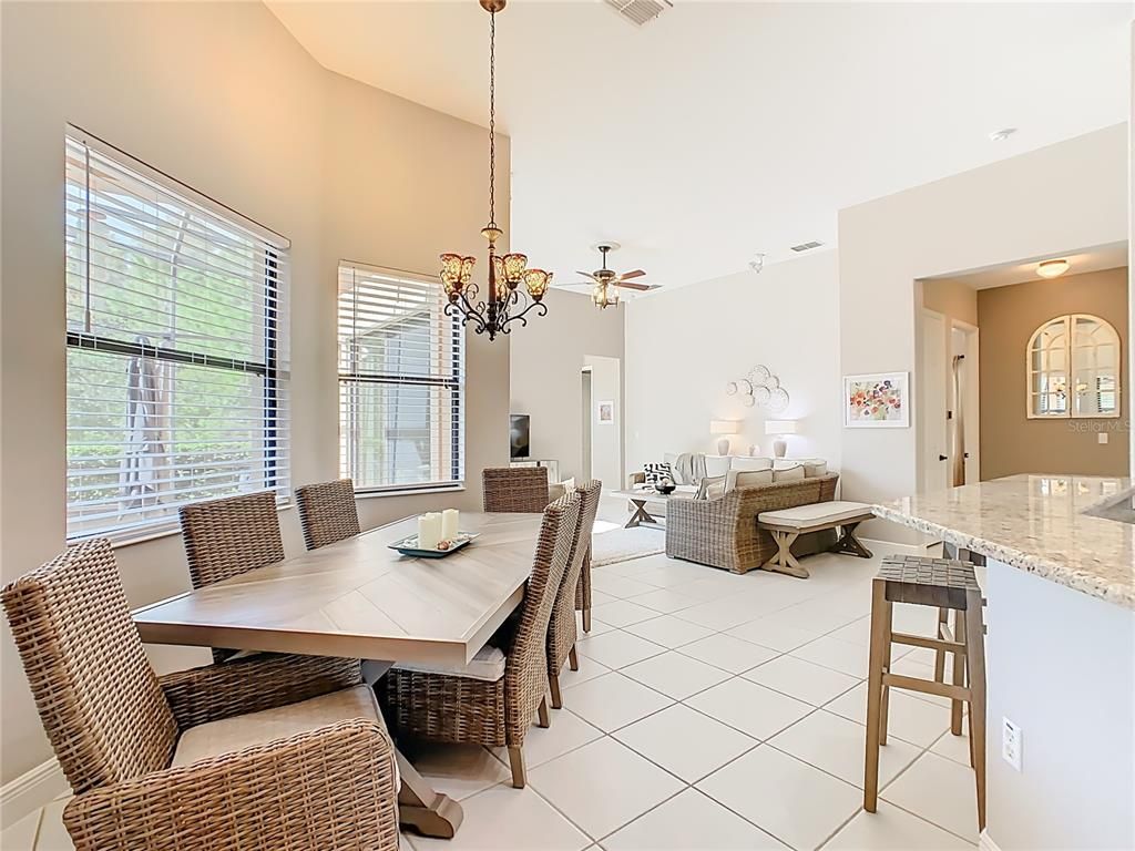 Chandelier, Dining room, Interior, Living room