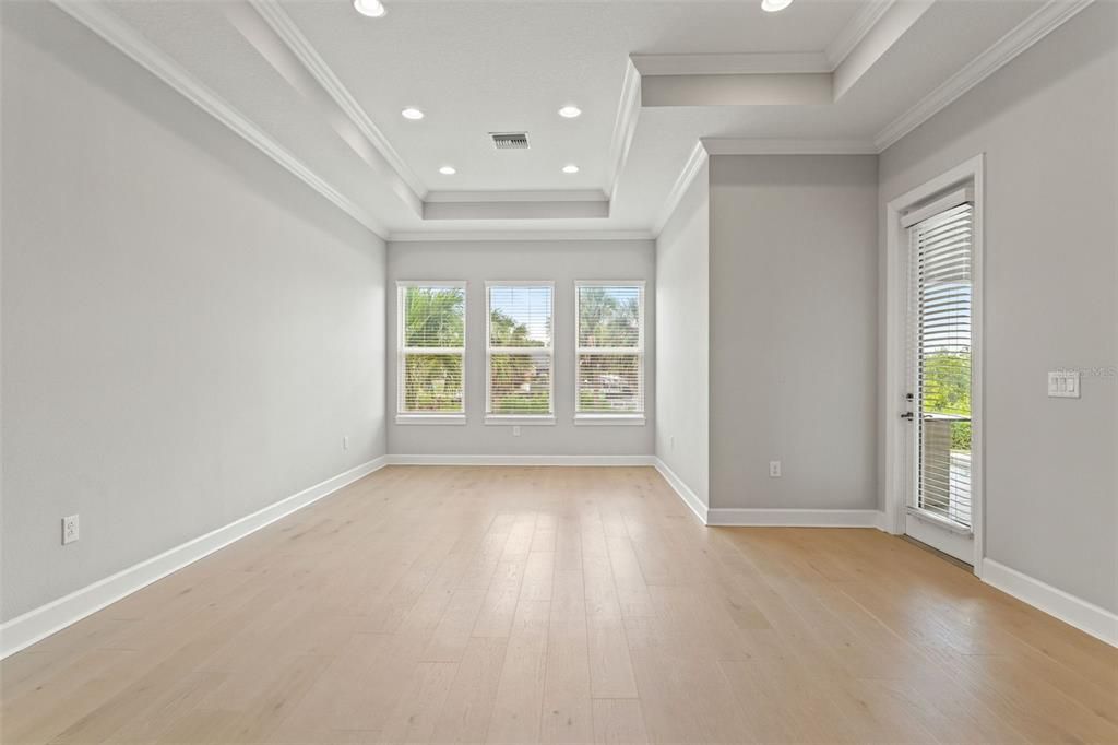 Empty room, Interior, Recessed Lighting, Wood Texture Flooring