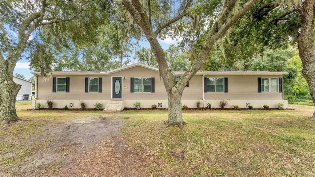 Backyard, Exterior, Facade, Ranch