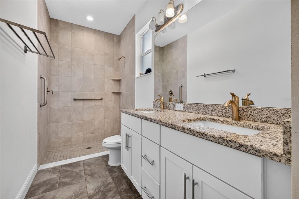 Bathroom, Dual Sink Vanities, Interior, Recessed Lighting