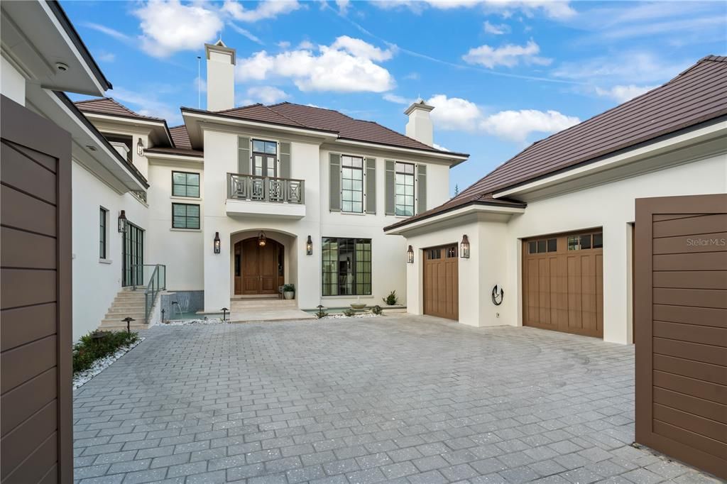 Attached, Exterior, Facade, Mediterranean