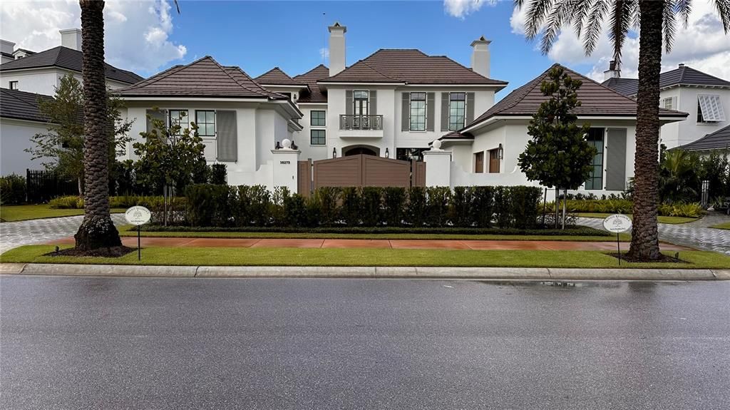 Exterior, Facade, Mediterranean