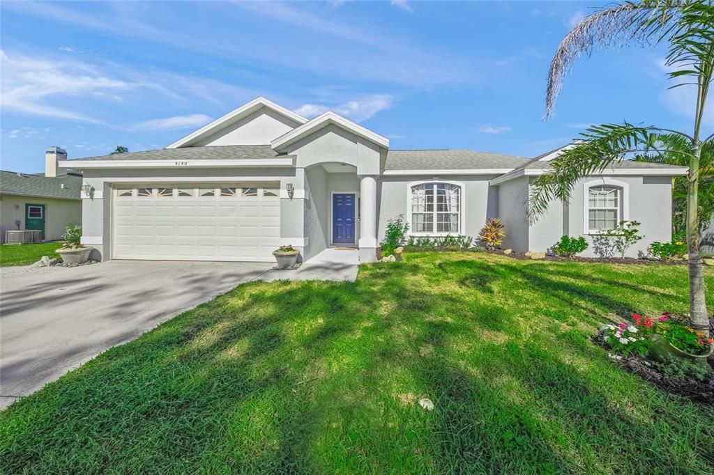Attached, Exterior, Facade, Ranch