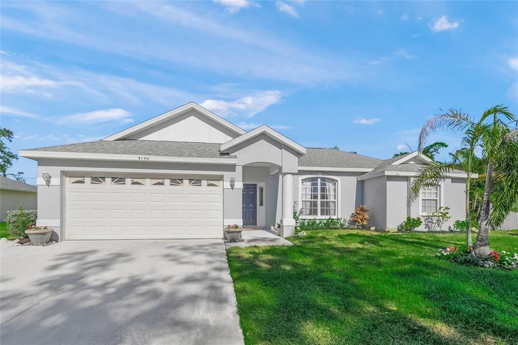 Attached, Exterior, Facade, Ranch